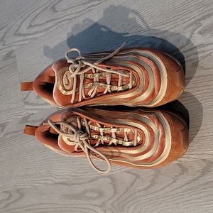 Nike Women's Sneakers in Orange and Cream